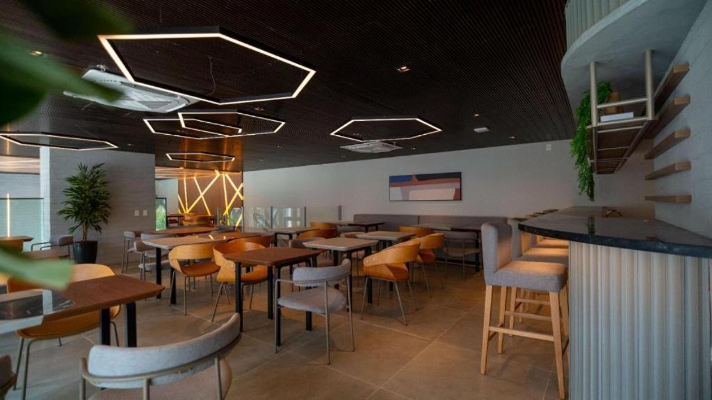 Esmeralda Com Piscina E Vista O Mar Apartamento *